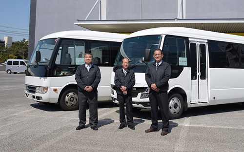 大型・中型マイクロバス運転手
